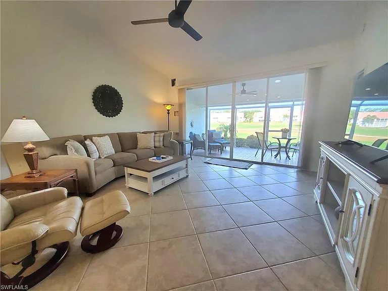 992 Marblehead Dr — Photo 5