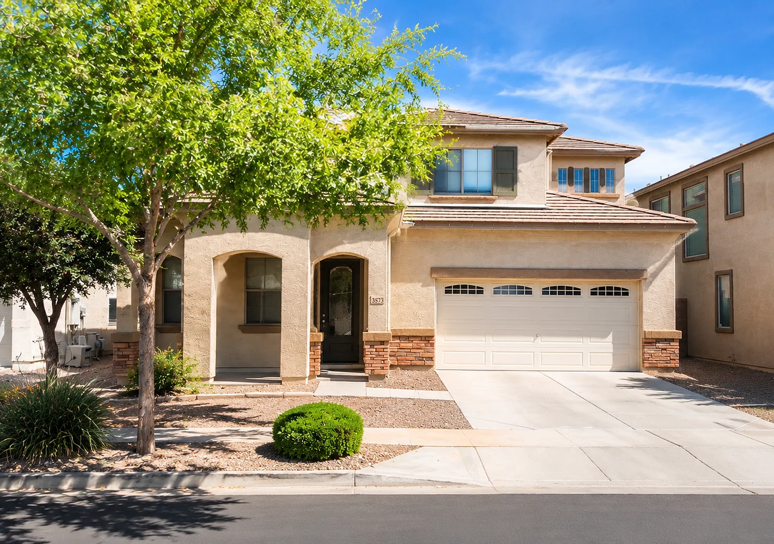Beautiful 3-Bedroom Home in Cooley Station! — Photo 1