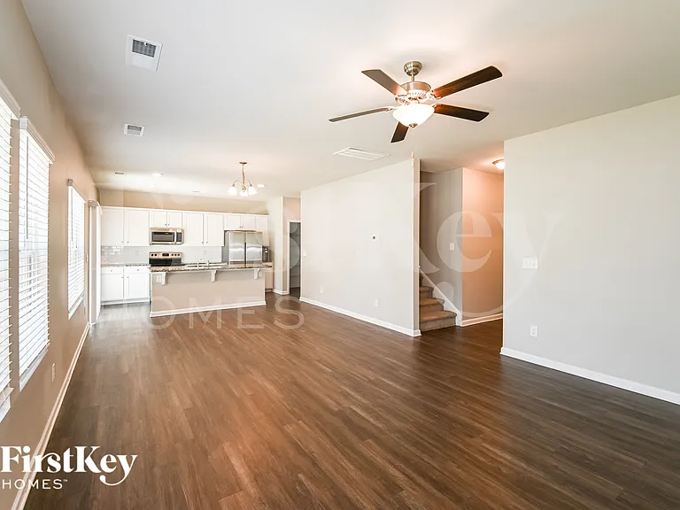 7632 Wallace Farm Ln — Photo 2