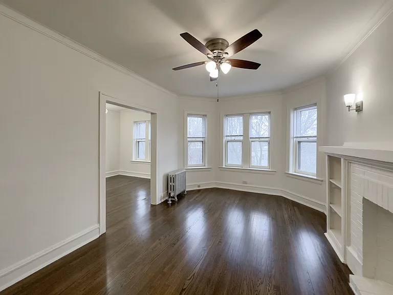 2633 W Ainslie St #4 — Photo 14