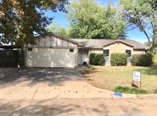 2414 Wilmer Dr, Grand Prairie, TX 75052
