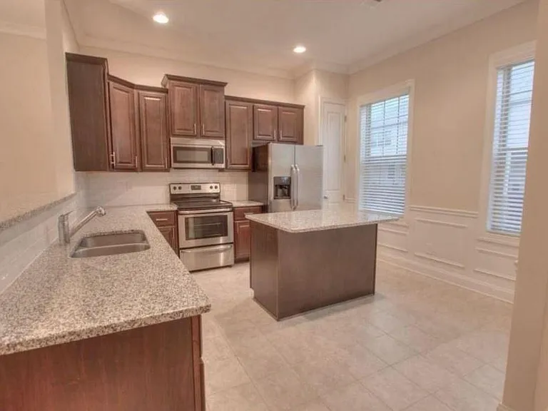 2415 Tenor Ln — Photo 8