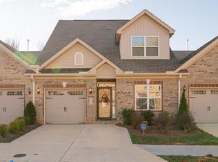 2941 York Place Dr, Walkertown, NC 27051
