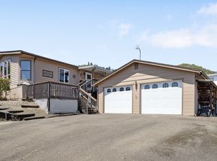 3659 NW Broad St, Roseburg, OR 97471