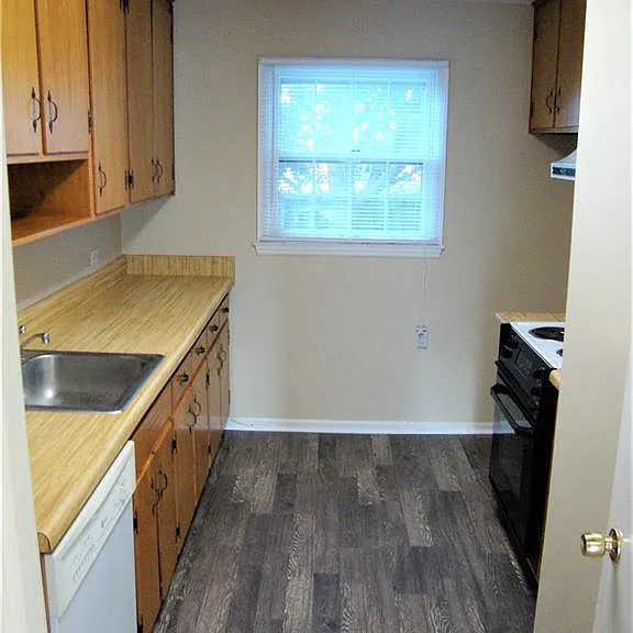 101 Oxford Pl #4 — Photo 5