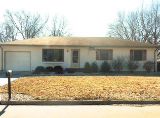 212 Harvey Dr, Manhattan, KS 66502