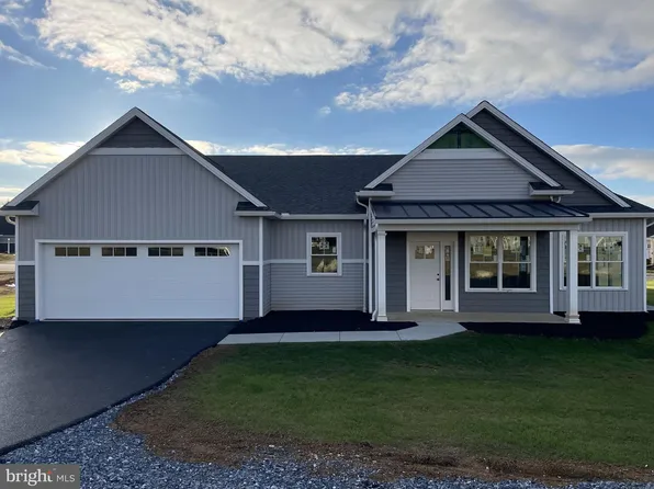 86 South Village Cir #237, Palmyra, PA 17078