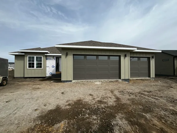 543 Kestrel Ln, Brookings, SD 57006