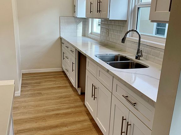5th image of 642 N Genesee Ave #642.5