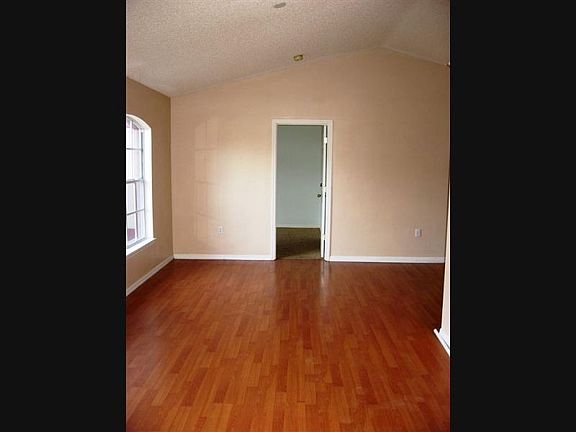 2nd image of 4680 Robert St