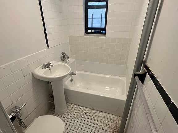 4th image of 128 Sherman Ave APT 5