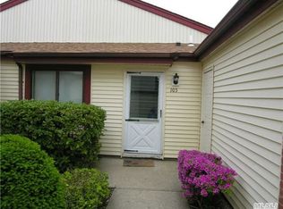 105 Alden Ct, Saint James, NY 11780