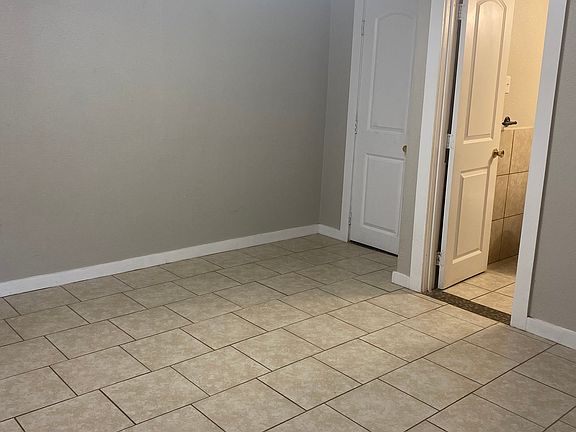 5th image of 823 E 1st St #B