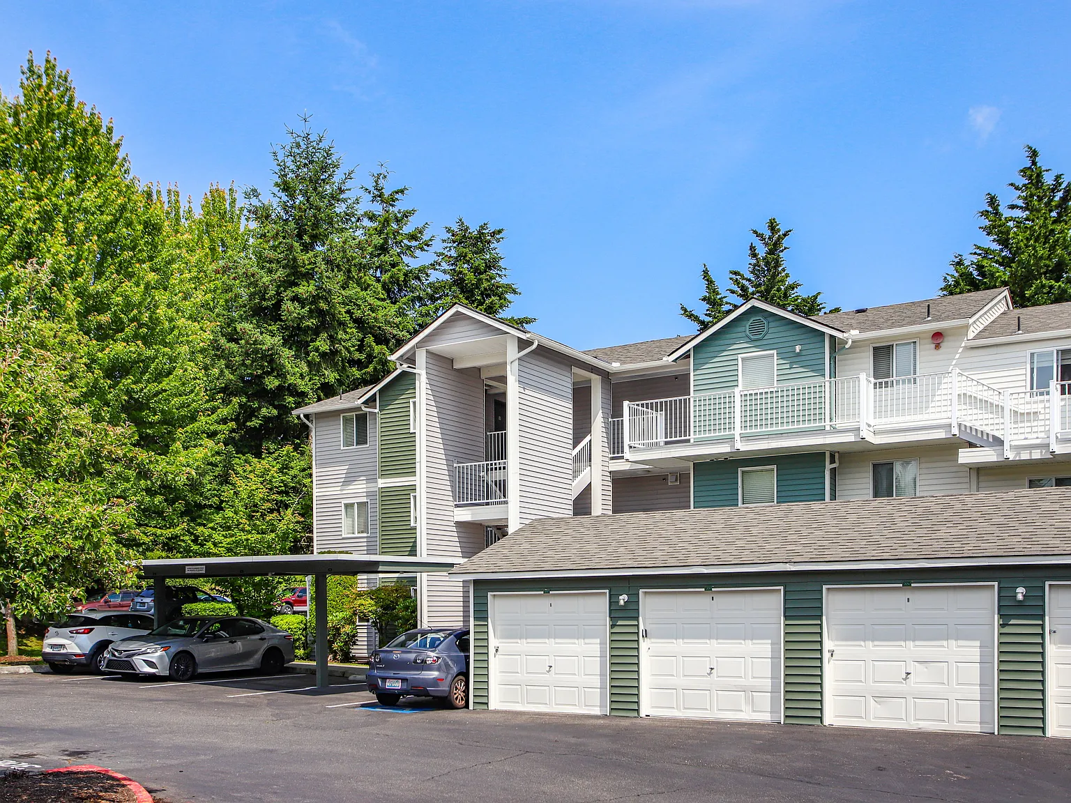 Woodcreek Apartments — Photo 4