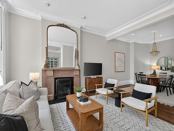 4th image of 820 W Webster Ave #2W