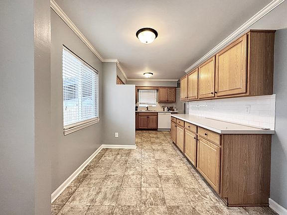 4th image of 2534 Shrewsbury Rd