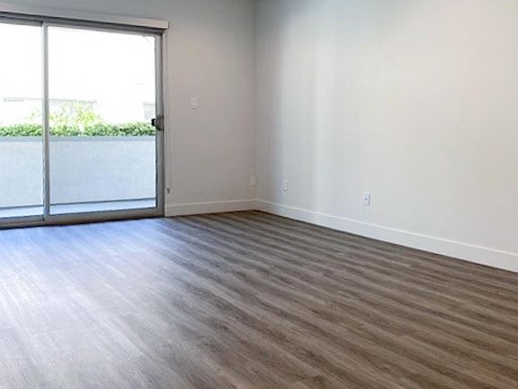 3rd image of 425 S Willaman Dr APT 105