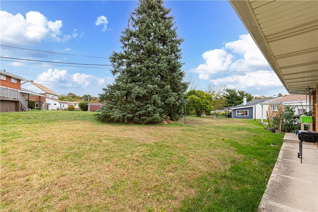 263 Robinhood Rd, Pittsburgh, PA - View 2