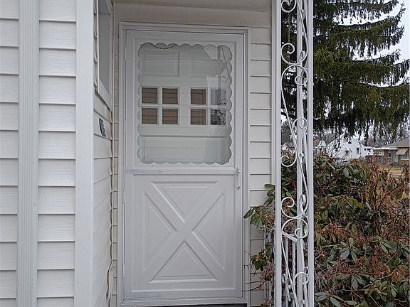 3rd image of 3415 Center Dr
