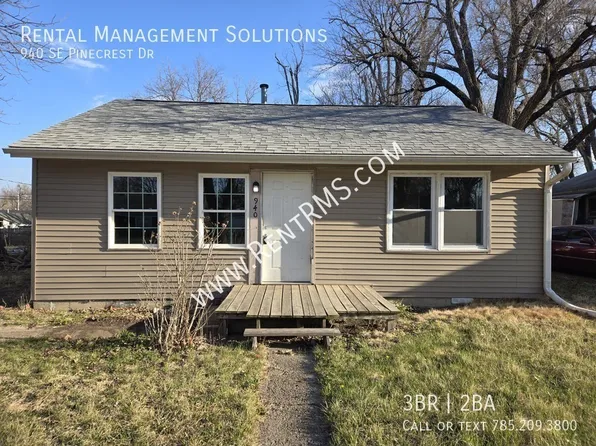 940 SE Pinecrest Dr, Topeka, KS 66605