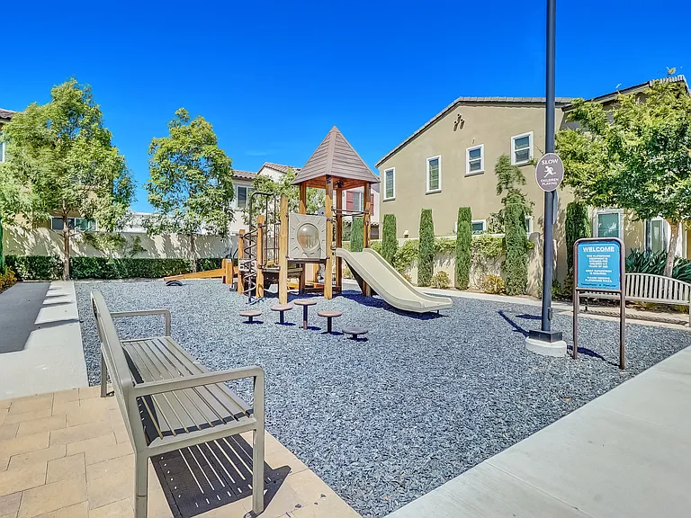 65 Linden Ln — Photo 15