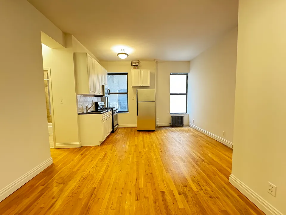 248 W 105th St #4E
