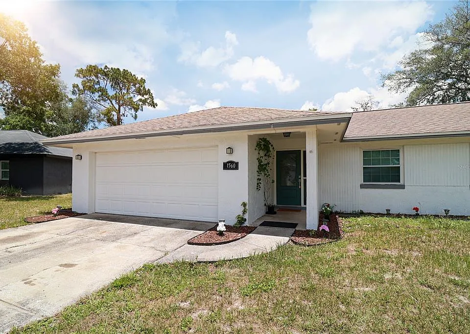 1560 Guinevere Dr