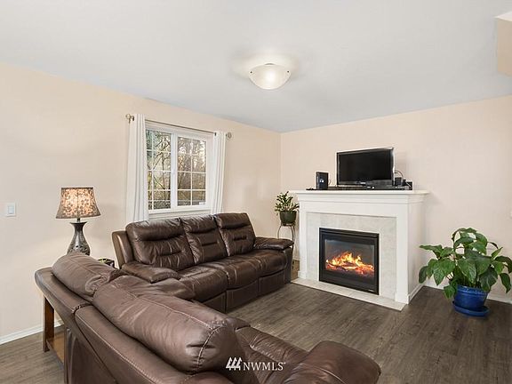 3rd image of 16104 123rd Avenue Ct E