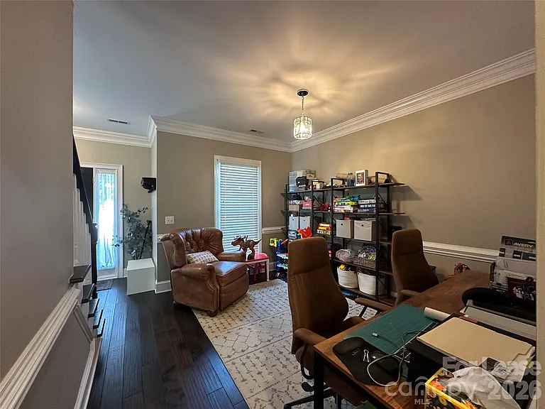 819 Stargard Ct — Photo 6
