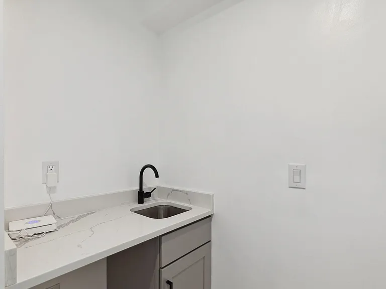 2219 N Hope St — Photo 25