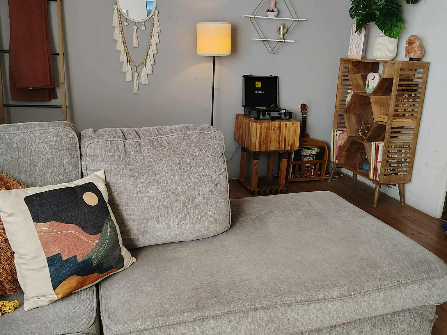 3 bed, 1.0 bath, 1419 sqft, $3,000 — Photo 4