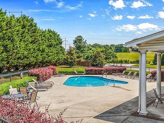 4th image of 1864 Old Hickory Ln