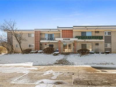 1390 Golden Gate Blvd APT 204E, Cleveland, OH, 44124