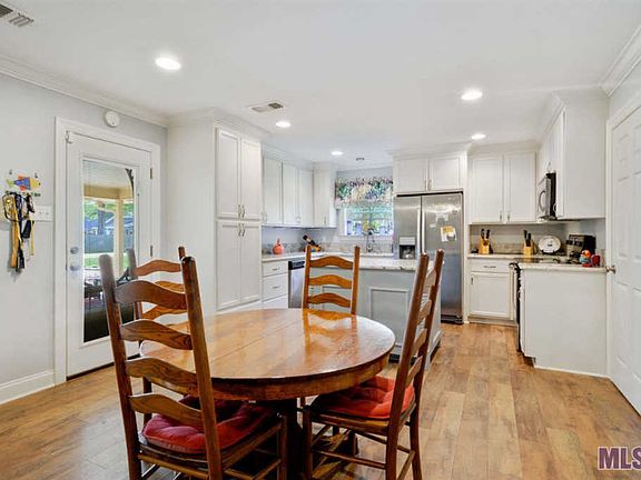 5th image of 8809 Timber Dr