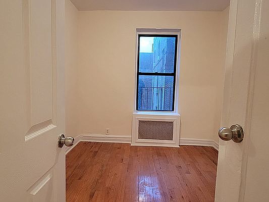 4th image of 20 E 190th St APT 4E