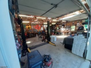 33 E Shore Lake Owassa Rd, Newton, NJ 07860
