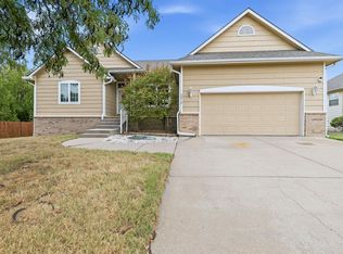 2810 N Beacon Hill St, Wichita, KS 67220
