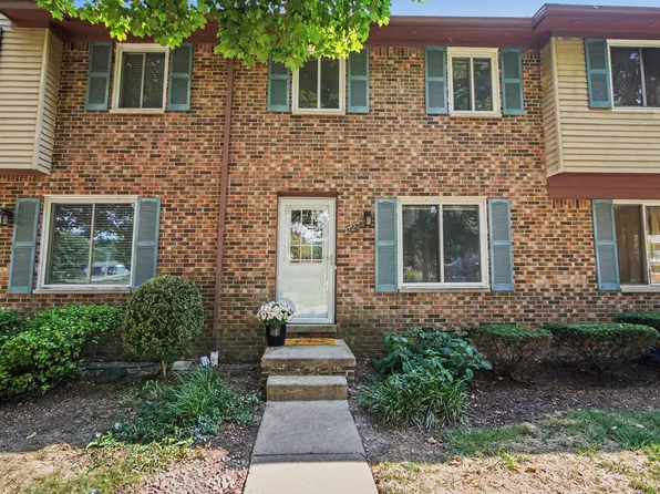 227 Sheffield Dr, Saline, MI 48176