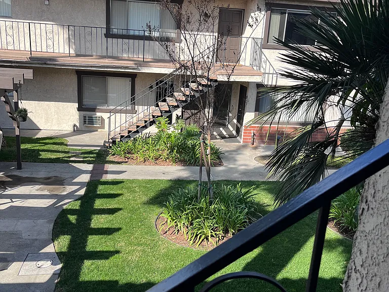 La Villa Descanso Apartments — Photo 8