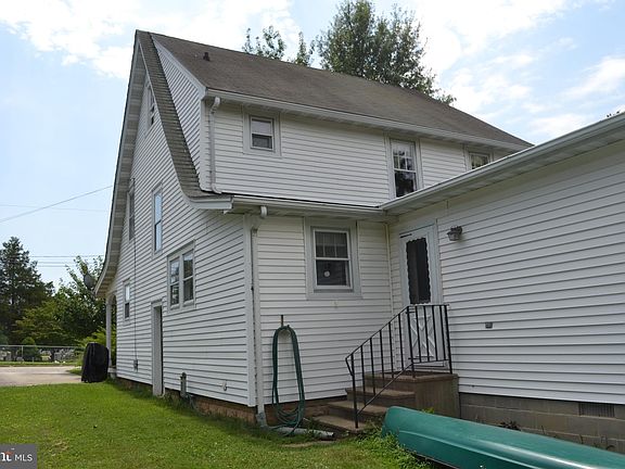 3rd image of 222 Belvedere Ave