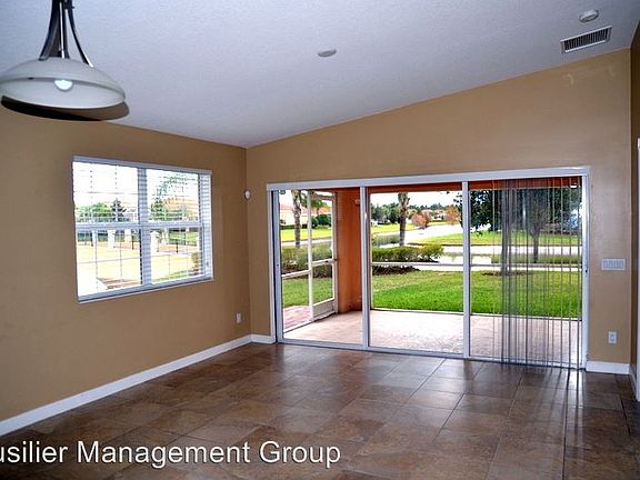 3rd image of 11929 Delfina Ln