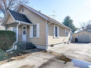 1106 W Adams St, Taylorville, IL 62568