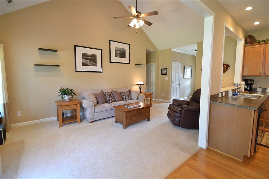 2nd image of 1729 Lancelot Ln