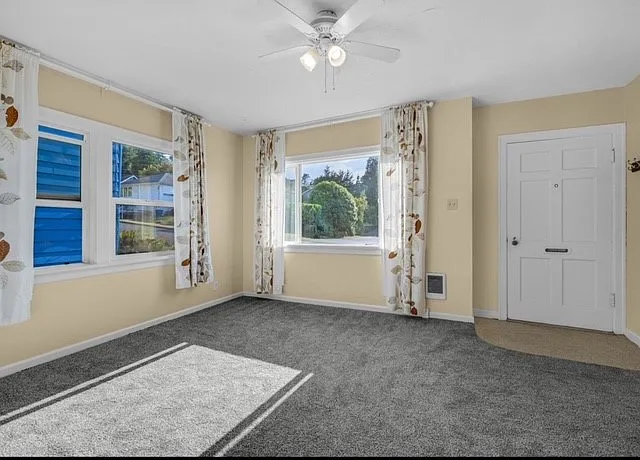 2 bed, 1000 sqft, $1,900 — Photo 1