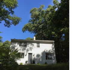 28 Plumtrees Rd, Newtown, CT 06470