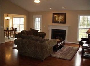 2104 Echo Glen Ln, Apex, NC 27523