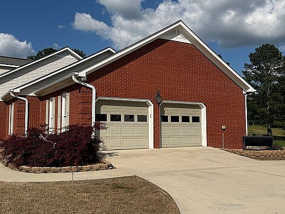 4th image of 768 Celia Dr SE
