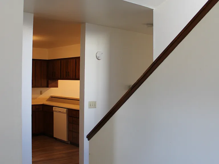 1015 Babcock St — Photo 3