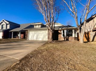 2215 Woodland Oaks Dr, Arlington, TX 76013