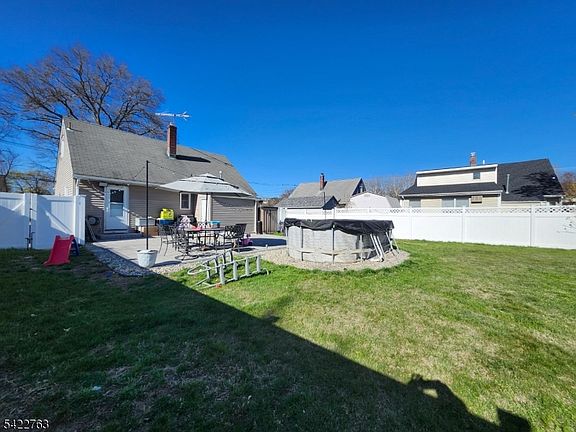 3rd image of 116 Riverdale Rd